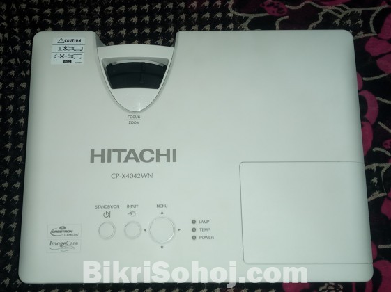 HITACHI CP-X4042WN